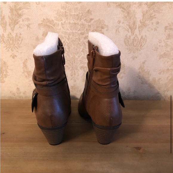 BNWT CL by Laundry ankle boots - Picture 7 of 9
